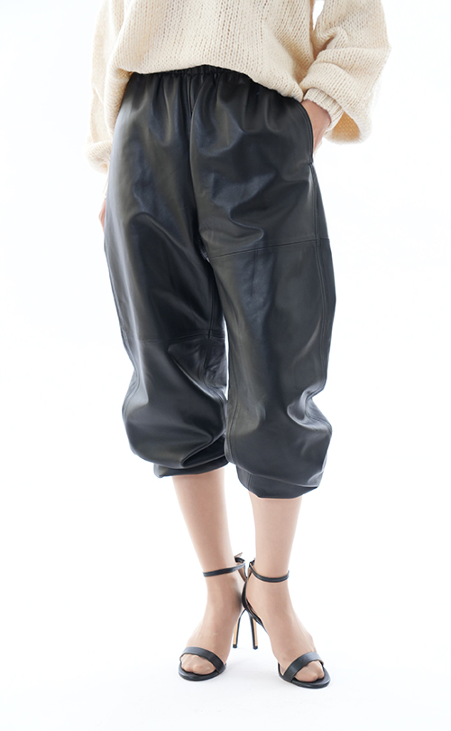 レザーパンツ　革パンツ　大阪　レザーズボン　革ズボン　ブラック　黒